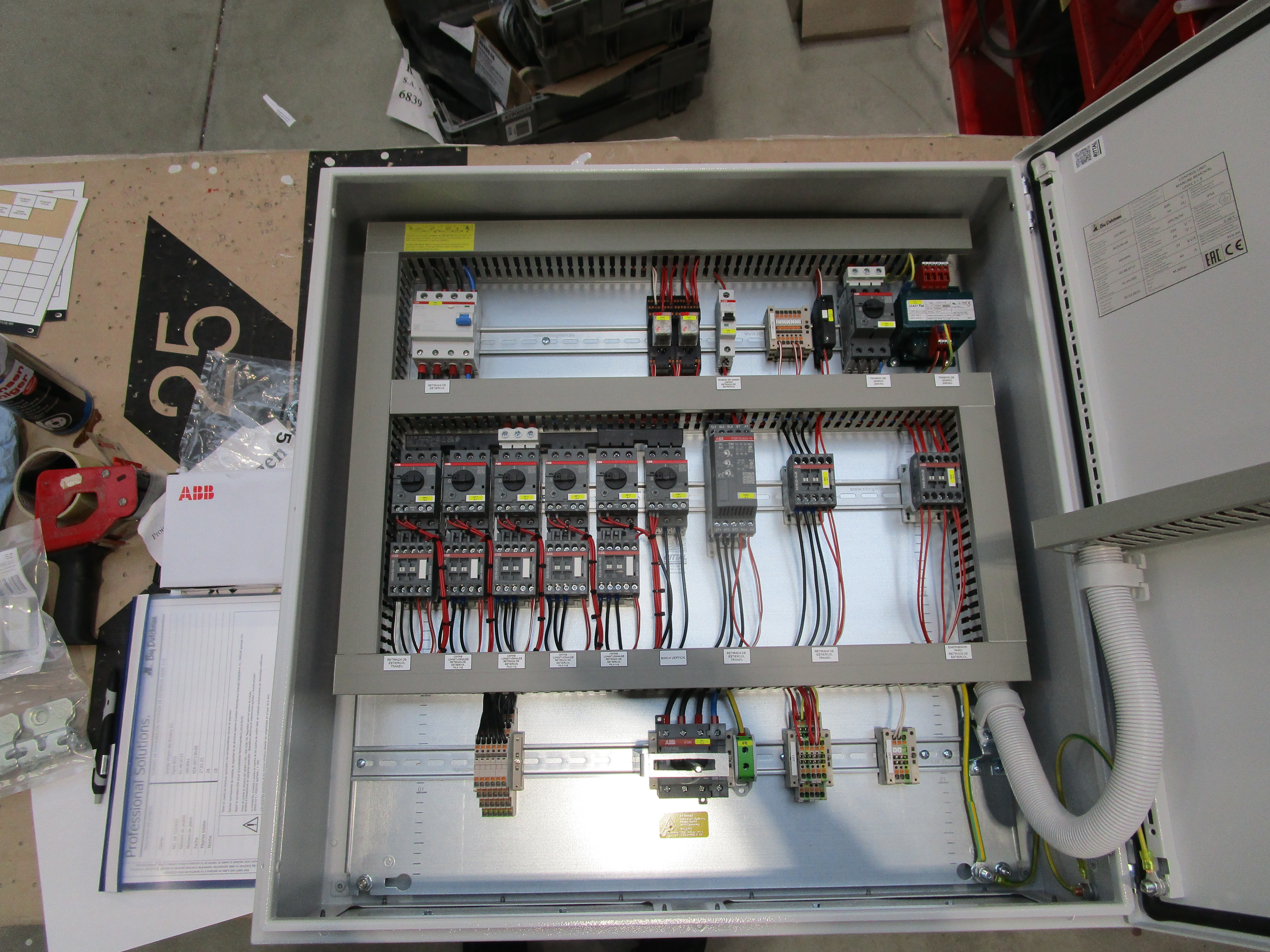 Control cabinet del Rosario Primus manure removal